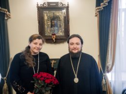 5 ноября Владыка Серафим поздравил с юбилеем помощника проректора по культуре Анну Петровну Сологуб.